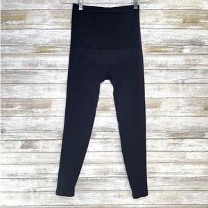 Spanx Look At Me Now Women's Size Large Black Side Seam Cropped Leggings